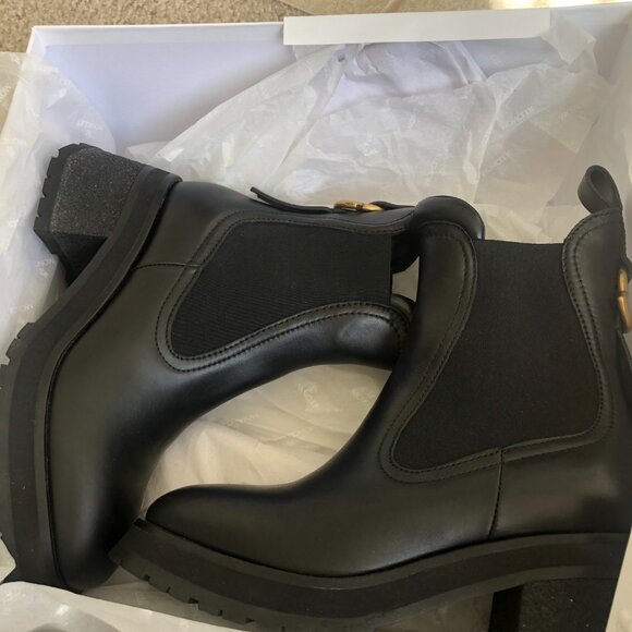 Moncler Gigi Lug Sole Chelsea Womens Boot - Picture 3 of 16